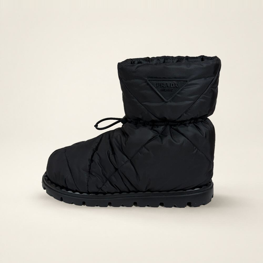 Prada Re-Nylon Padded Puffer Snow Booties Black Quilted Lug Sole Logo EU 40